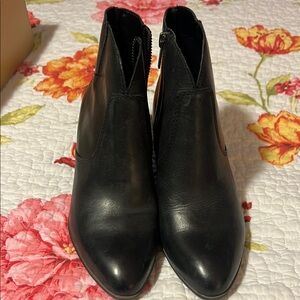 FRYE Sleek Black Ankle Boots Booties